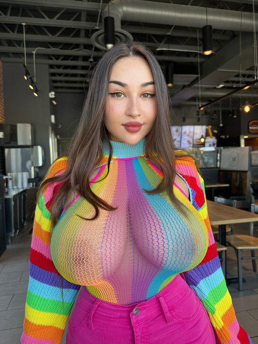 Burger time?😜 https://t.co/4YjwzDan9X