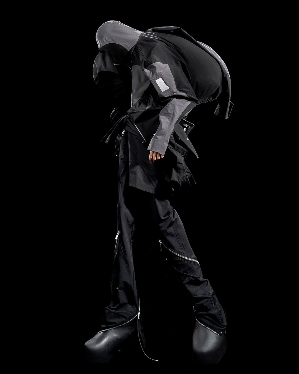 wrongweather's tweet photo. New drop of Heliot Emil is available now in store and online. Shop now at https://t.co/GOIv4EFks5 🌦️ #heliotemil #streetwear #fashionwear #concepstore #mensfashion #fashionstore https://t.co/sLjz5ZzXfM