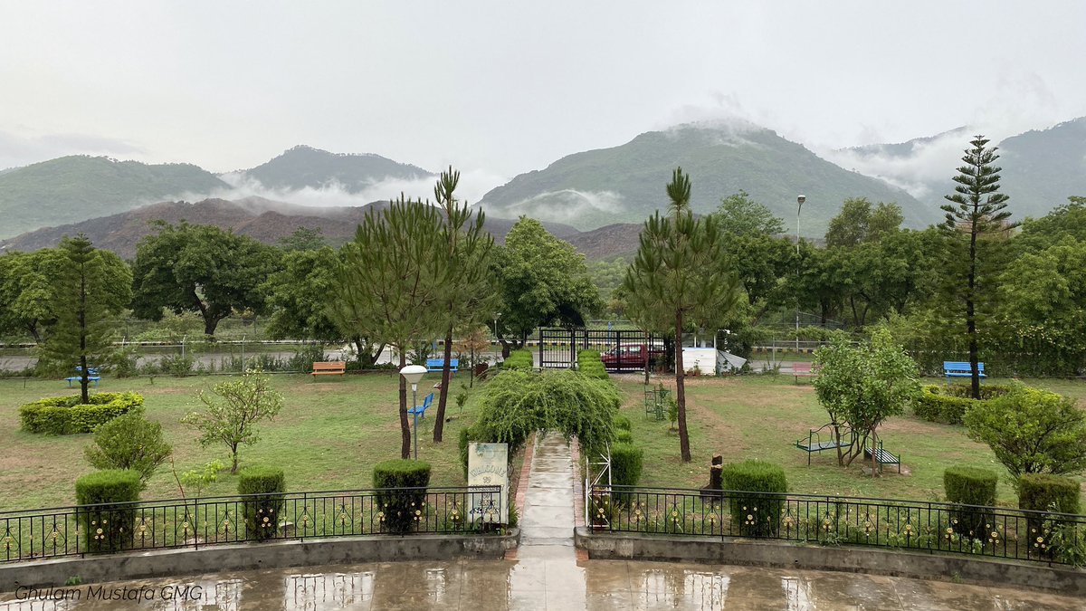 jhirmir's tweet photo. Quaid i Azam University Islamabad #qau #qauislamabad #bestuniversity https://t.co/GCqnll5O5w