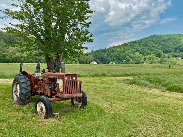 MastStore's tweet image. The work of land trusts and conservancies benefits everyone – maybe in ways you may not have considered. Learn more about land trusts and why John &amp;amp; Faye Cooper support their work personally and with their business. 
l8r.it/adE9