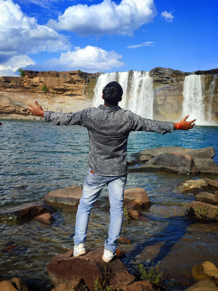 alok_routcool's tweet photo. Open your heart to nature, and it will show you the way towards inner peace and harmony. 
💙
📍Chitrakote, Chhatisgarh, 
#naturelovers #waterfallwonderland #backsidebeauty #SpreadLove #waterfallhike #harmonywithnature #scenicsurroundings #naturetherapy #peacefulparadise https://t.co/x5O6LfolJa