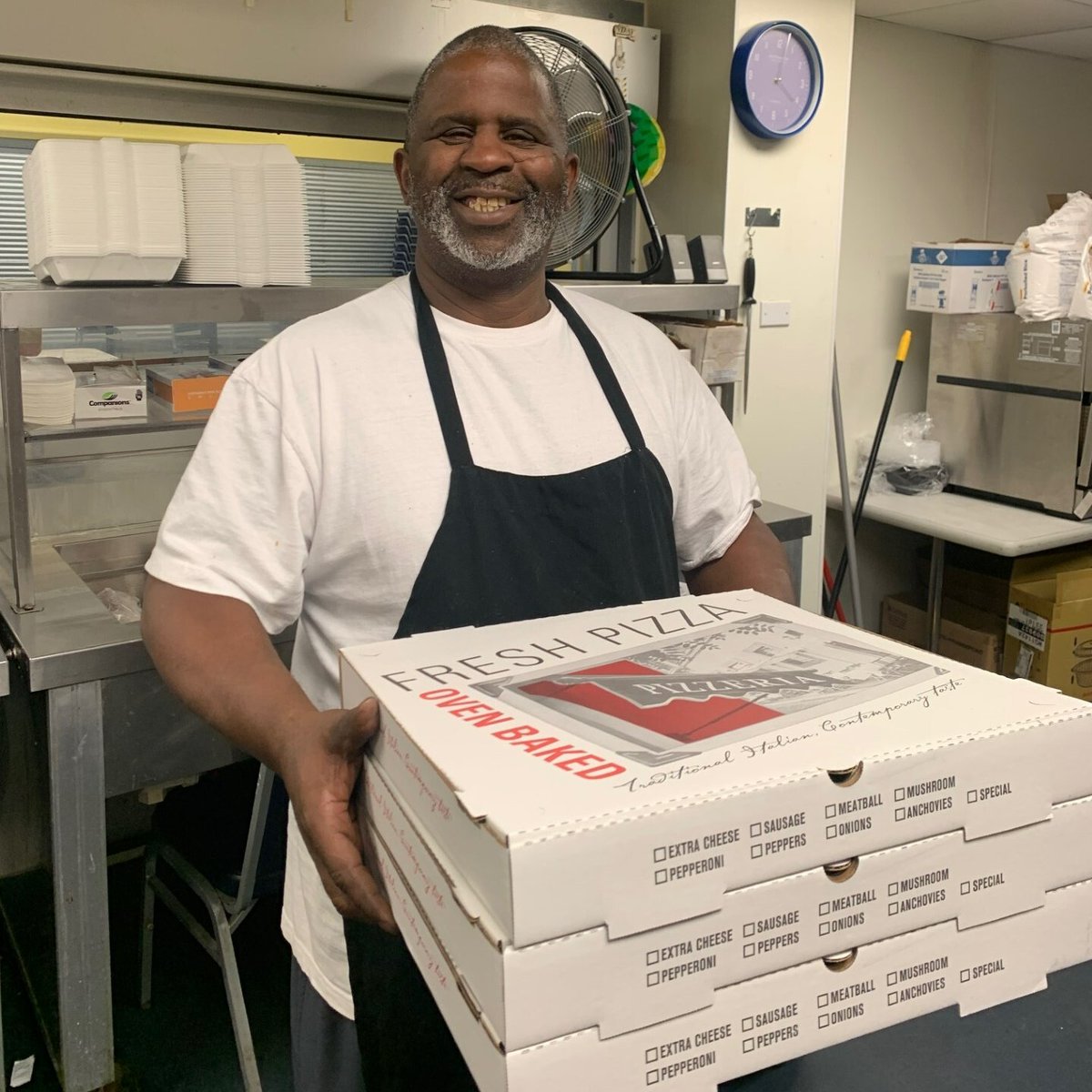 Did you hear? @CrossroadsRI fed 150 people through our #PieItForward program🤩🍕 Home pizza-makers and hobbyists can support more #Pizza4Good deliveries to shelters nationwide by registering for our #SummerSliceAThon 😎 

Register now: sliceouthunger.org/summer-sliceat…