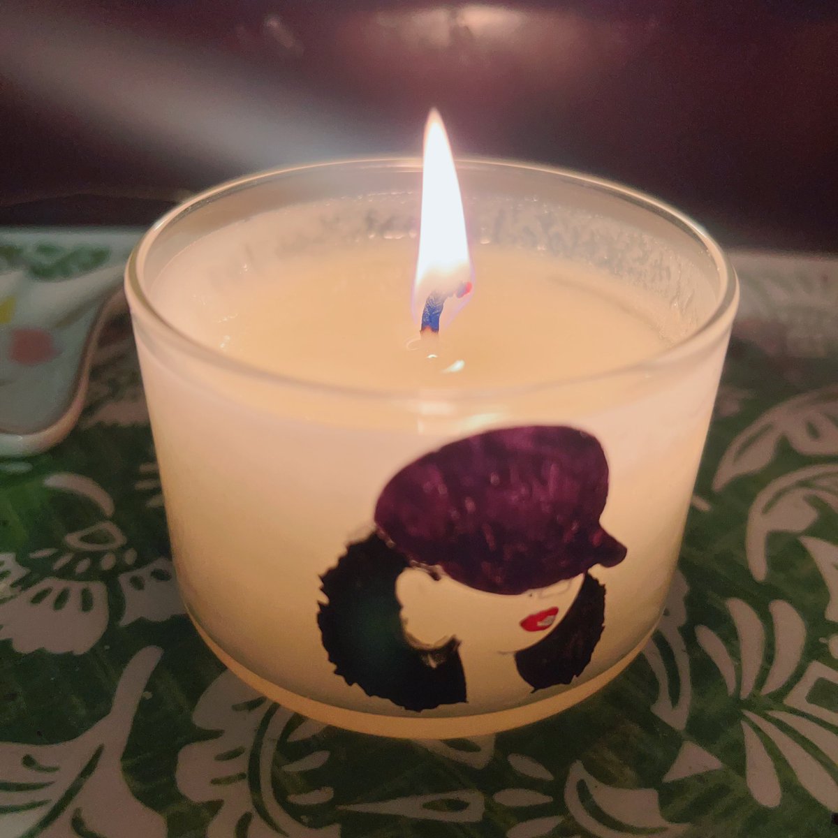 lovelylaydeeloc's tweet photo. Custom Painted Soy Candles #customgifts #Entrepreneur  #aromatherapystore https://t.co/otIg9PhSnq