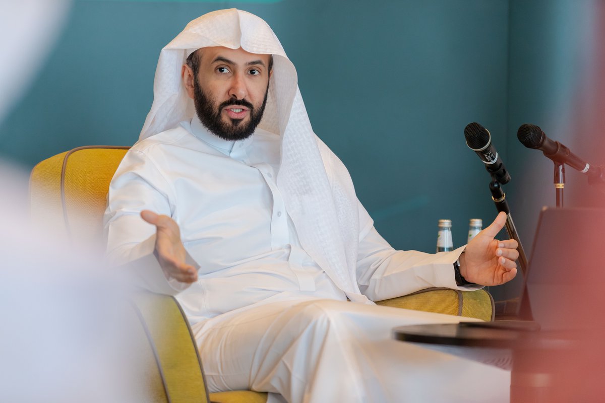 MojKsa's tweet photo. وزير العدل د. وليد الصمعاني، يلتقي رؤساء محاكم الأحوال الشخصية بالمملكة، ويؤكد أن تطبيق نظام الأحوال الشخصية حقق استقرار الأحكام، ورفع جودة العمل القضائي. https://t.co/VRogmhrM9K
