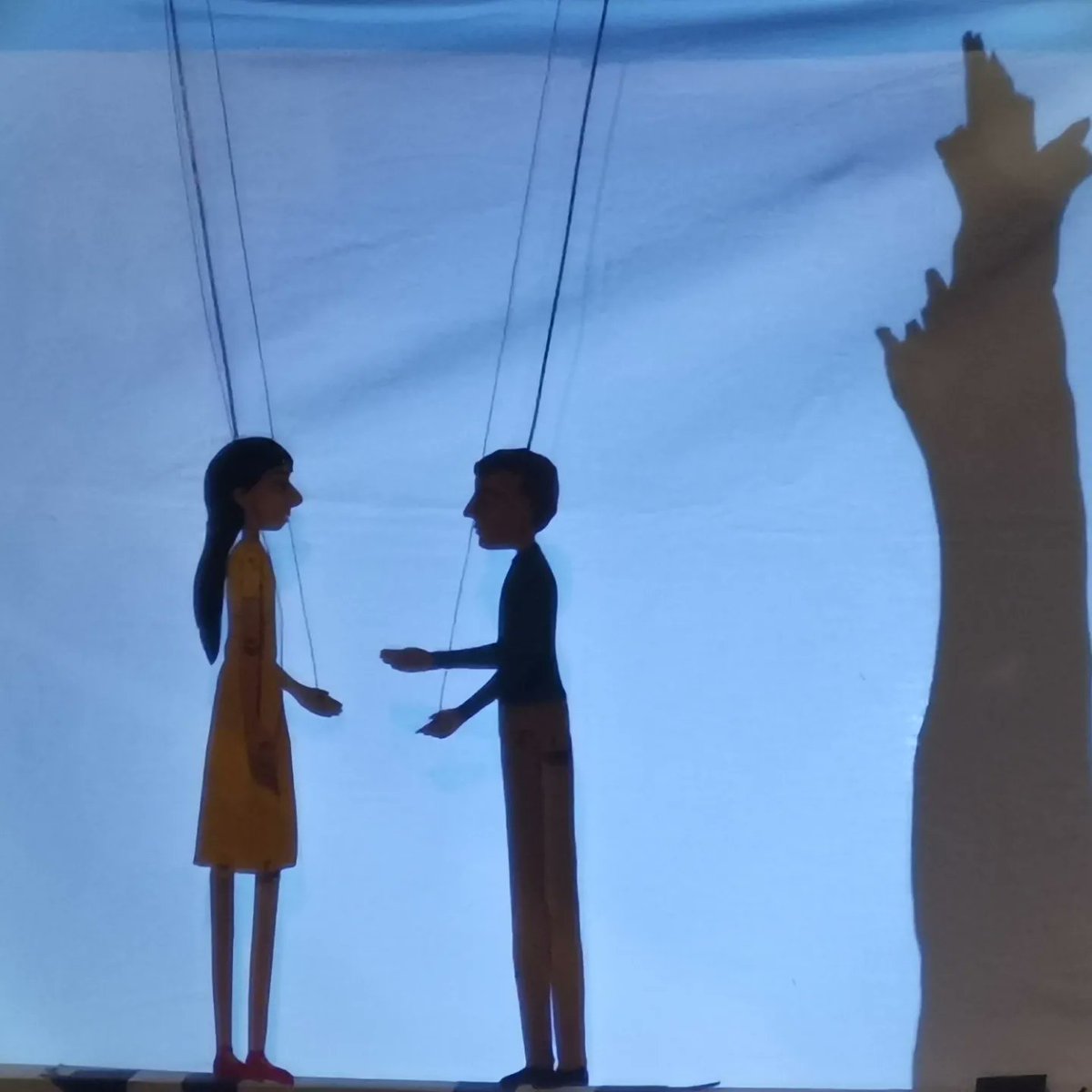 ✨Hoy a las 20:00 horas, última función de: #instruccionesparasembrarunjardin
Natalia y Bruno reciben una visita inesperada: su hermano hasta entonces desconocido, Lucas, llega para quedarse a vivir con ellos, cumpliendo así la voluntad de la madre muerta
🧭 <a href="/teatroelmilagro/">Teatro El Milagro</a>