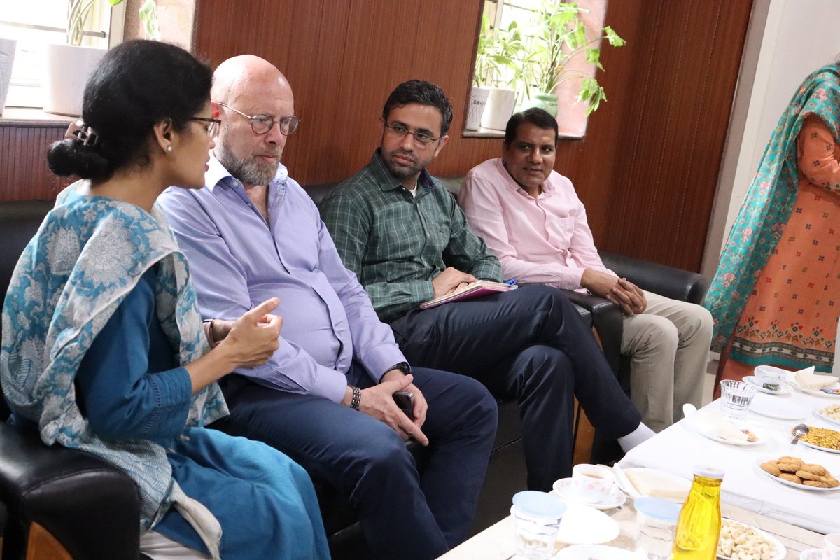 MadhviAgrawal3's tweet photo. Today Professor Philip D. Jaffe Member of @UNCRC visited @SbvRouse Avenue school
👉To observe our mindset'curriculum classes
👉To have deeper understanding of Delhi Education
Our students enjoyed  interaction with our esteemed guest
@Dir_Education
@DCPCR 
@SCERT2021 https://t.co/gG6l8H57KW