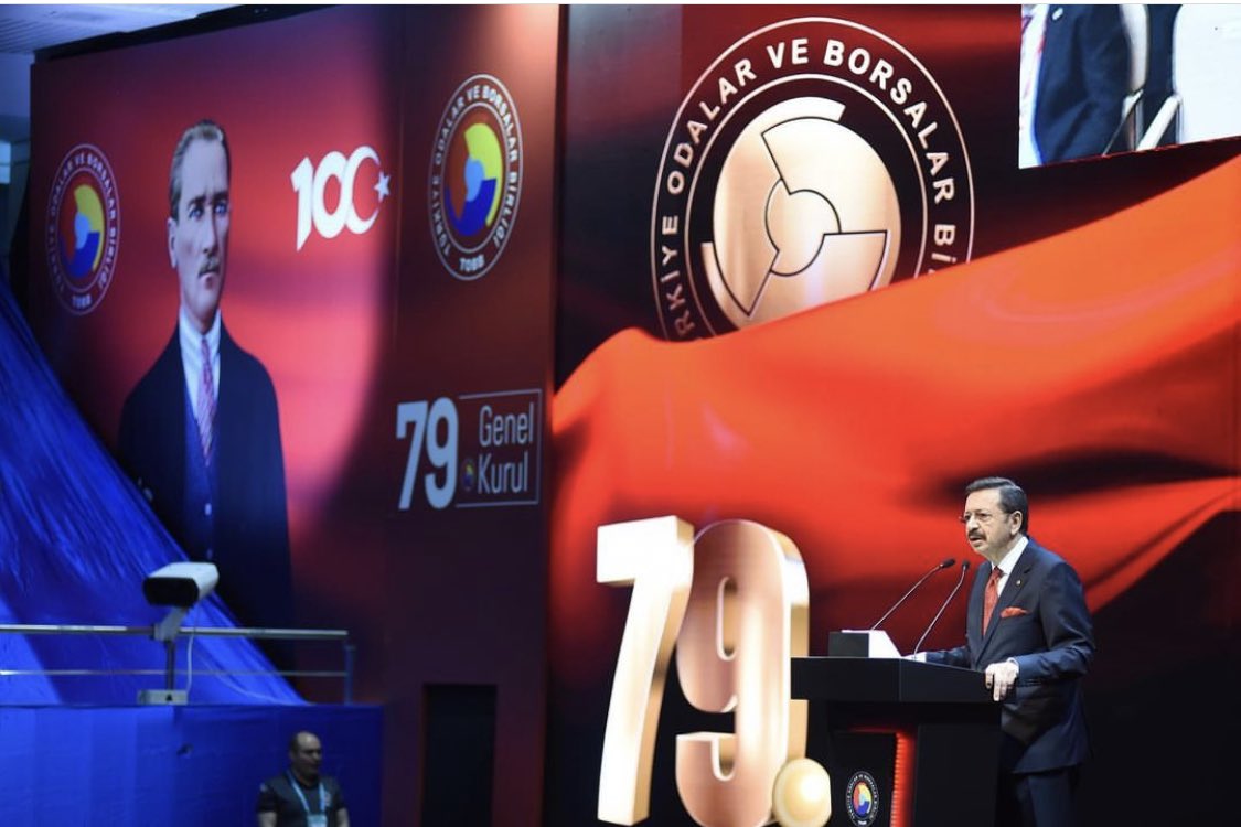 Özel sektörümüzün çatı kuruluşu ve yasal temsilcisi olan Birliğimizin Başkanlığı’na yeniden seçilen Başkanımız Sn. <a href="/RHisarciklioglu/">Rifat Hisarcıklıoğlu</a> ‘nu gönülden kutluyor, üstün başarılarının devamını diliyorum. Yeni dönem ülkemiz ve iş dünyamıza hayırlı uğurlu olsun.