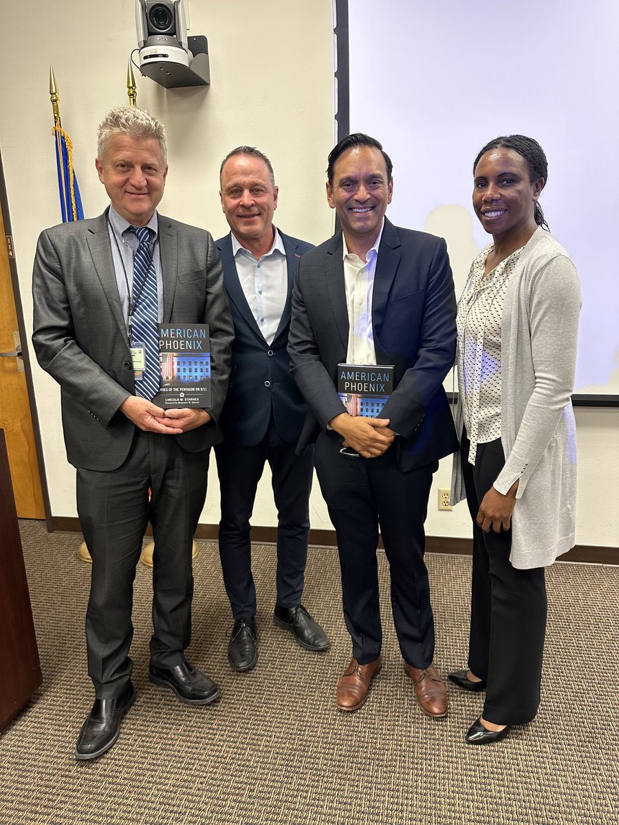 Great honor to have @benstarnesmd as our visiting professor and thank you for a great book about 9/11 @HarborUCLASurg @HarborUCLA_VS @jmills1955 @TomVargheseJr @PipeCabreraV @limbsalvagedr @SWexner @ColemanDM_vasc @JJcolemanMD