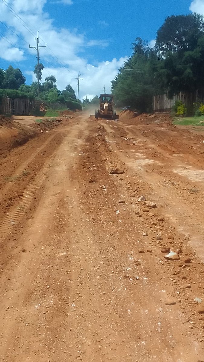HonAbrahamKirwa's tweet photo. The work pace along Kapkoros - Soimining - Chepsaita - Kamasai road is epic.
Chepterwai ward, Mosop Constituency.
#Service_Delivery https://t.co/q7whpjf3cn