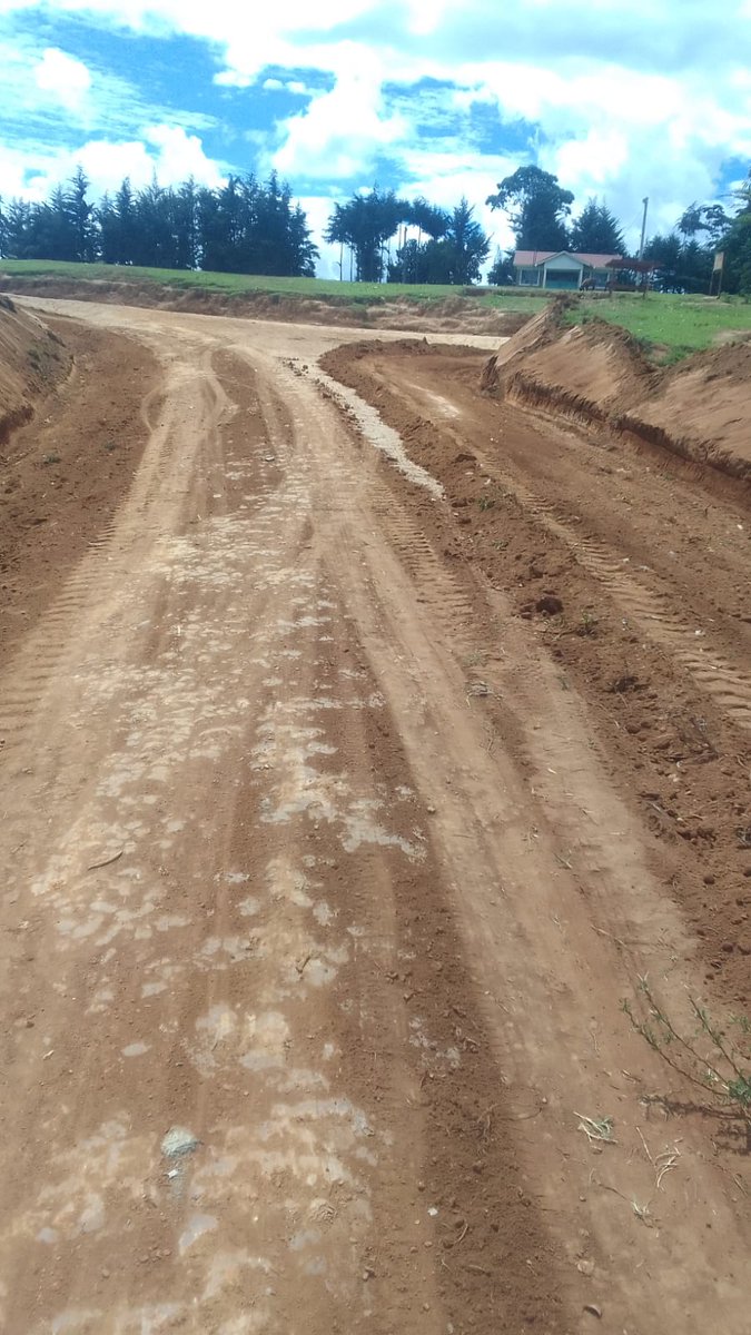 HonAbrahamKirwa's tweet photo. The work pace along Kapkoros - Soimining - Chepsaita - Kamasai road is epic.
Chepterwai ward, Mosop Constituency.
#Service_Delivery https://t.co/q7whpjf3cn