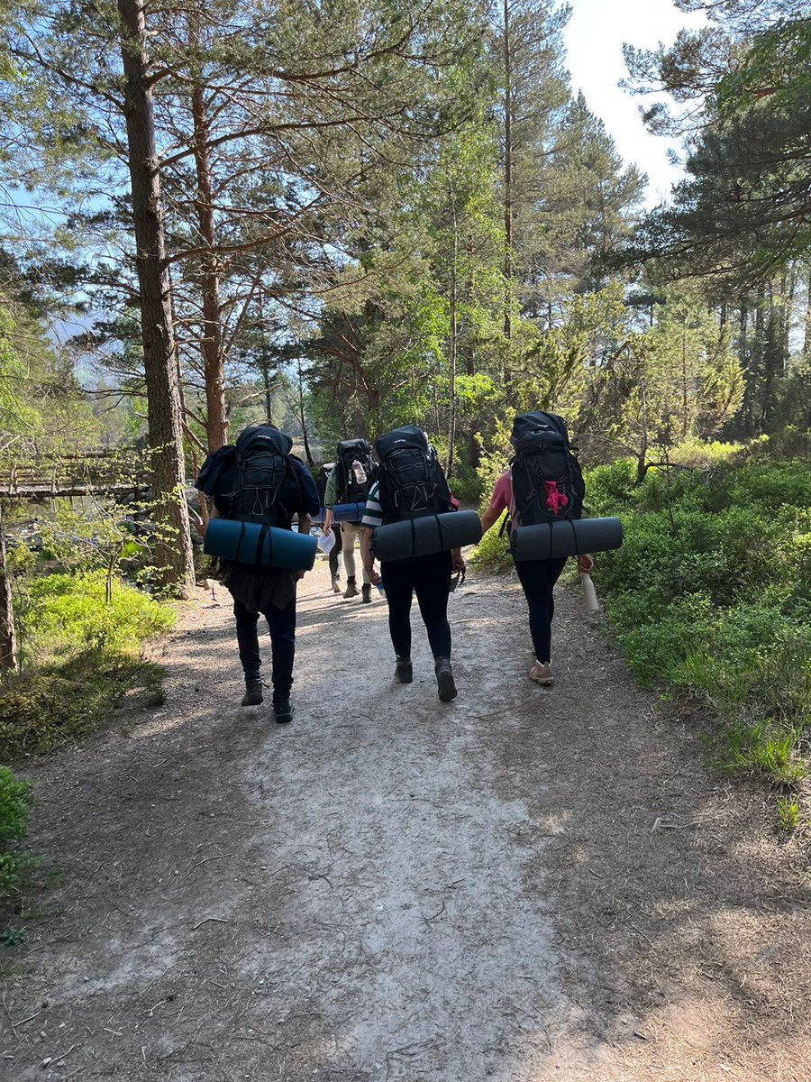 Reading maps, cooking (more) pasta, and walking for what feels like days. It can only be day 2 of #silverdofe #youthwithlimits #getoutdoors #dofe #baldragon