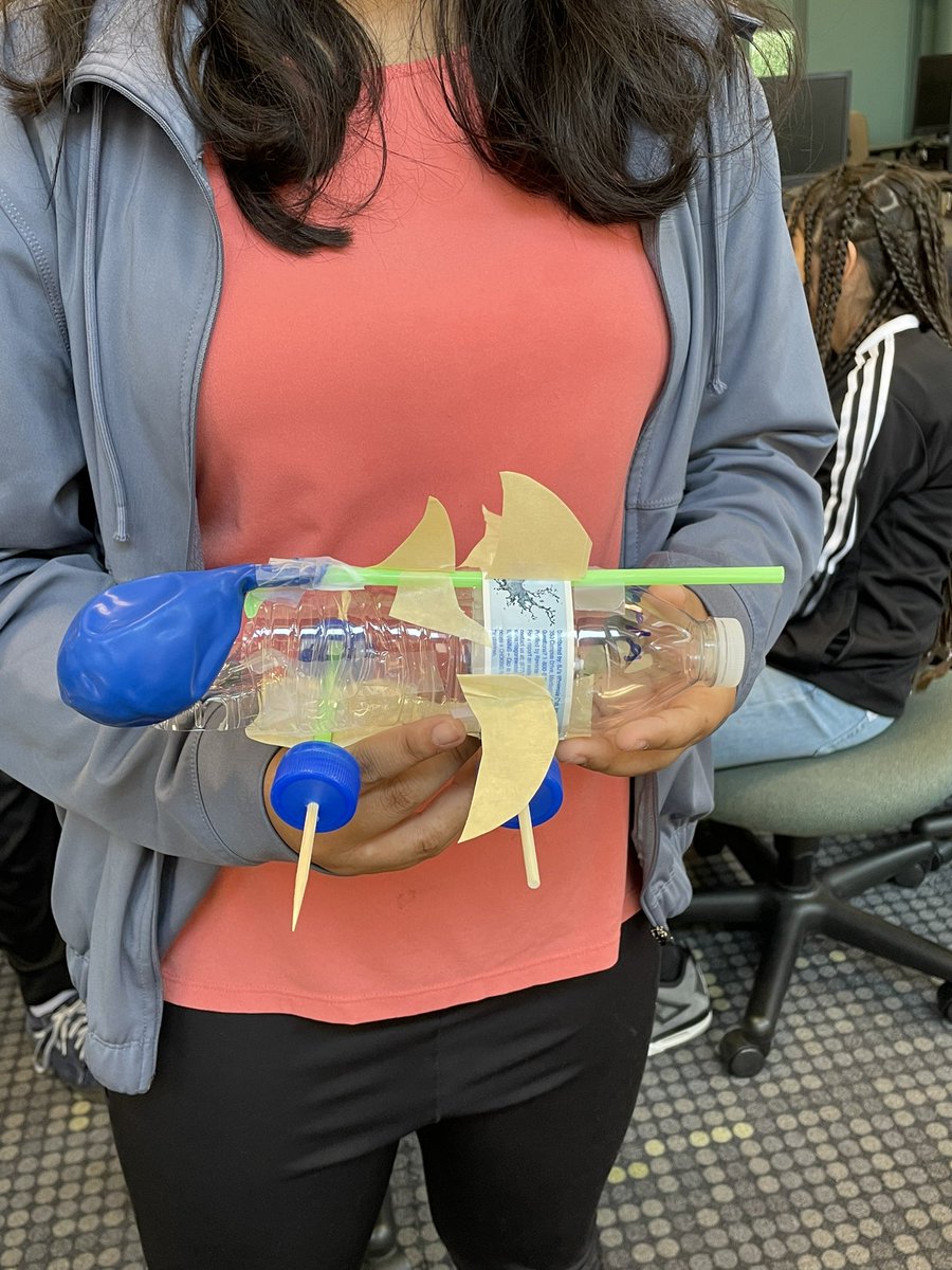 bonharris505's tweet photo. Shark attack!
#itsahorbelthing
#STEMed
#sciencebuddies https://t.co/AejnzDIprk