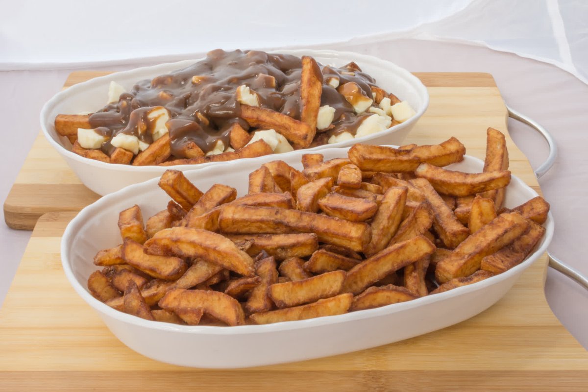 Crispy, golden perfection! 🍟💥 Our fries and poutine are pure bliss for your taste buds. 😋 Dive in today for a fry-tastic adventure that'll leave you craving more! 😍