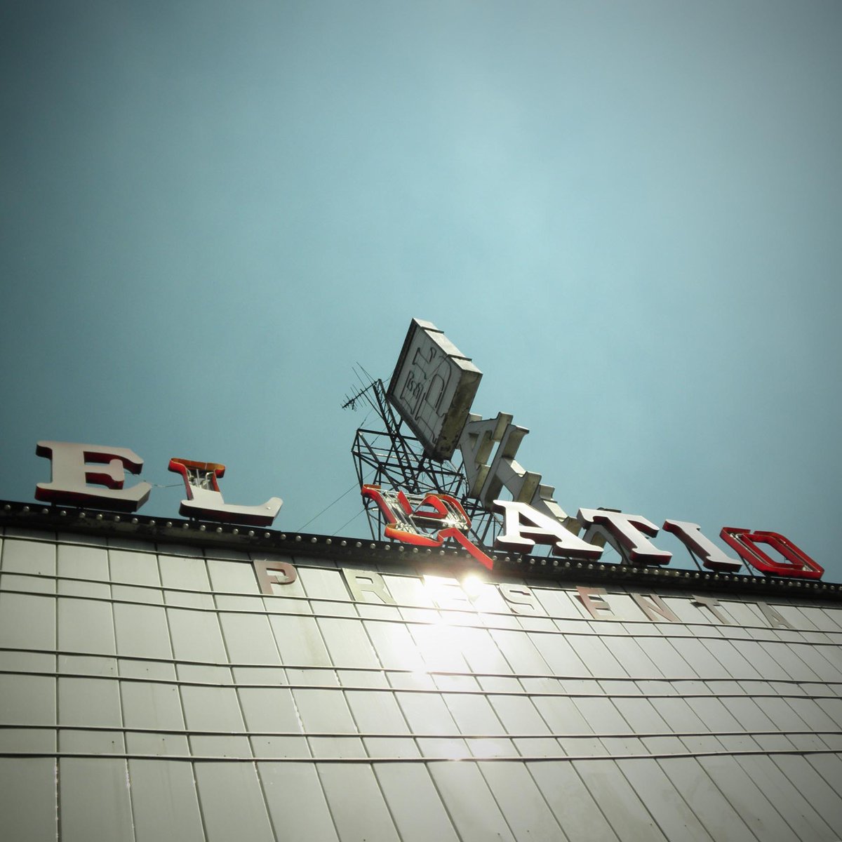 correomayormx's tweet image. "El patio", en la colonia Juárez. 
Edificio que lleva años abandonado y ha sufrido varios incendios.
@cronicas_ciudad
@patria_juarez
@VecinoJuarezDF
@EnLaJuarez
#elpatio
#coloniajuarez