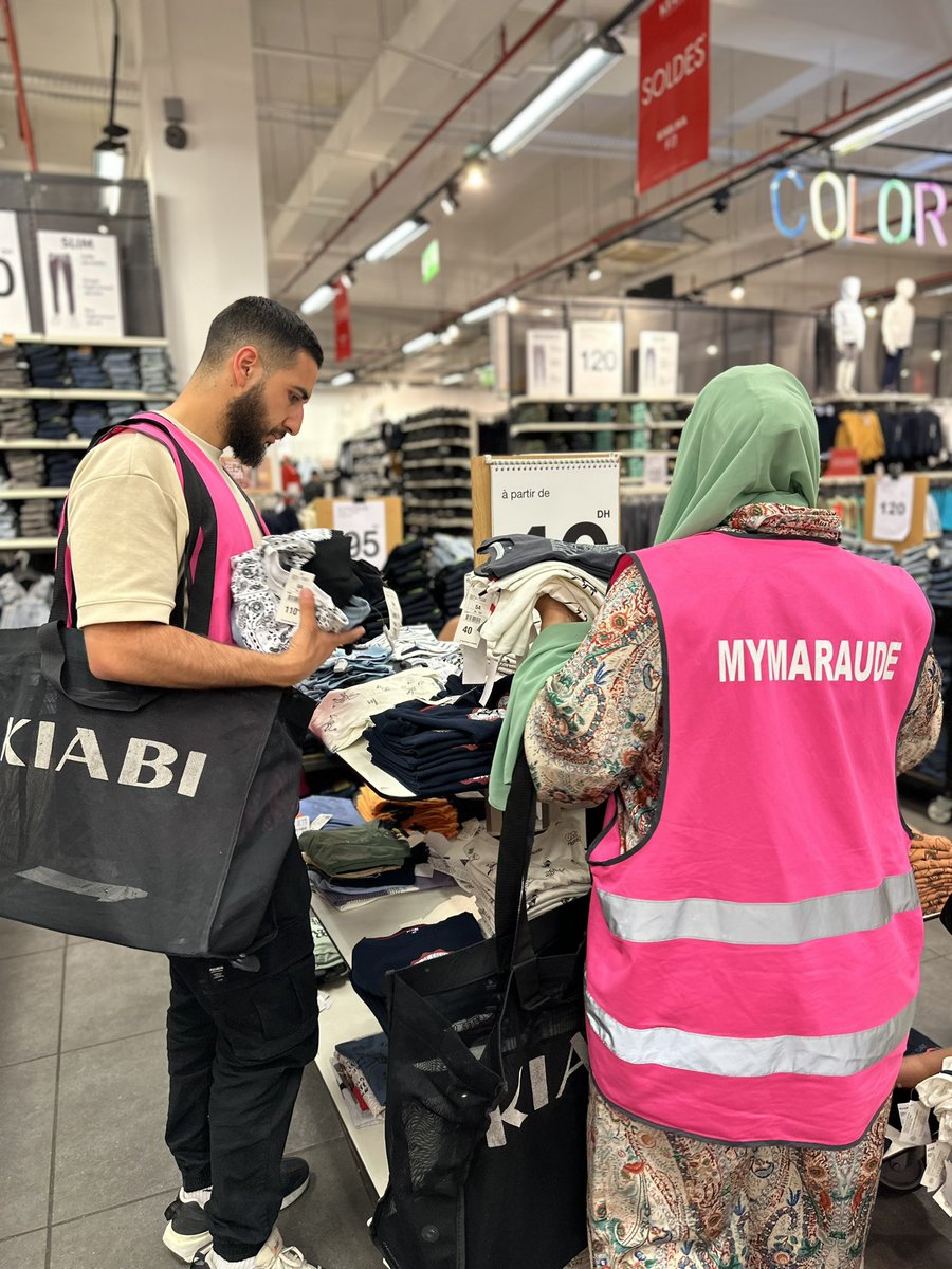 MyMaraude's tweet photo. VOYAGE HUMANITAIRE AU MAROC 🇲🇦 
Épisode 8 : Dernière étape, Marrakech !!! Visite de 2 nouveaux orphelinats, courses... 🏠🛒👦🏽
https://t.co/dnZKNDedZy
#Mymaraude #voyagehumanitaire #maroc #orphelins https://t.co/XFp9SUxzCE
