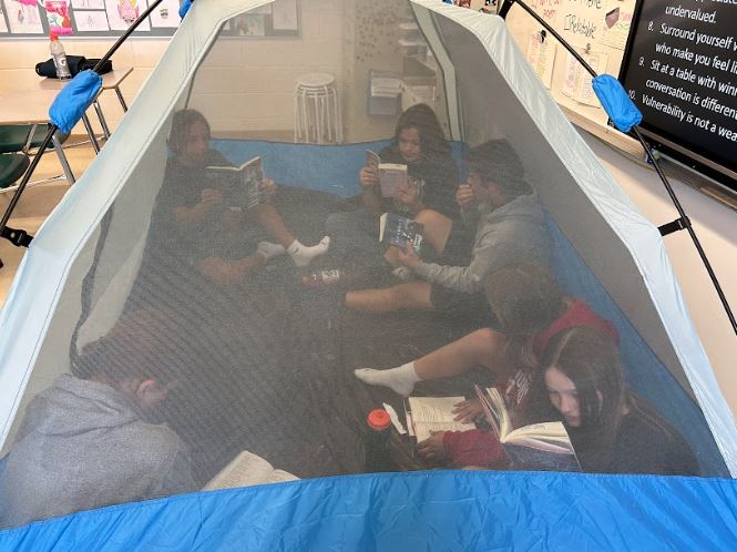 CMJHS1's tweet photo. LA 8 got comfy today during silent reading! https://t.co/kpX52g80t9