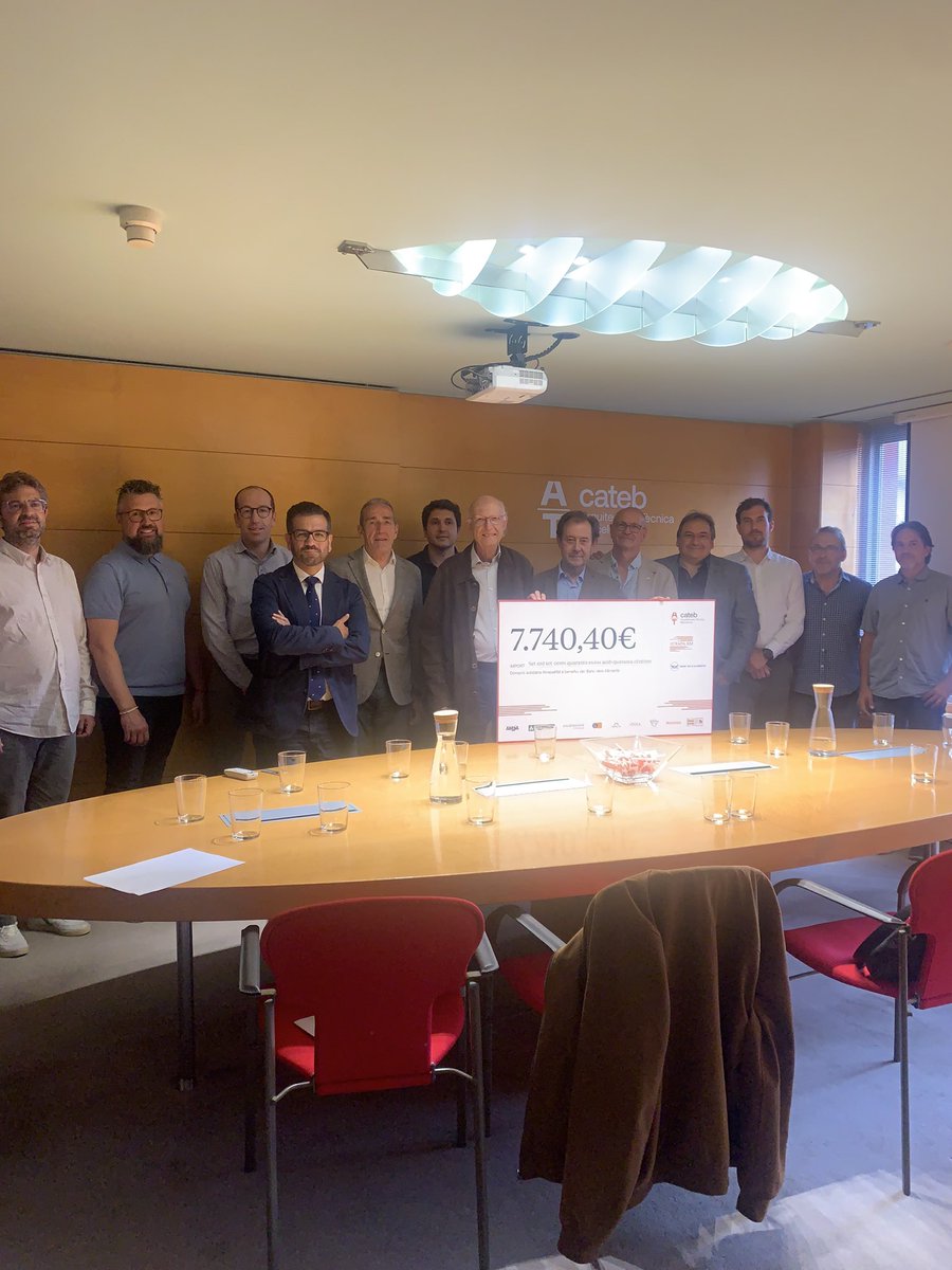 Entrega del xec al <a href="/BancdelsAliment/">BancdelsAliments_bcn</a> . Amb un total recaptat de 7.740,40€ 🙌

Un fort agraïment a tots els participants de l'Atrapa KM! 🙏💪