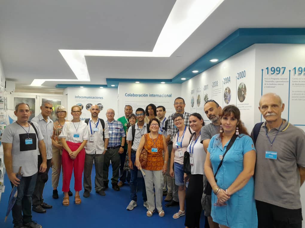 CIDEM_Cuba's tweet photo. Visita de demostración de resultados de la planta piloto para el tratamiento de residuales líquidos del Laboratorio de Investigaciones Analíticas del @CIDEM_Cuba, concebida durante el Proyecto H2020 del Proyecto @recopharma_info. Intercambios para futuros emprendimientos. https://t.co/9iEuSUsAmJ