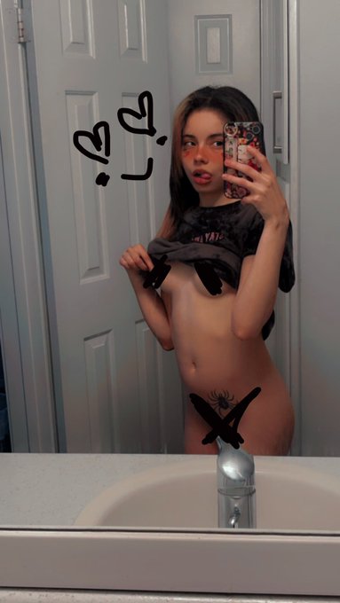 It&rsquo;s that cuteness in the air😍😘 https://t.co/15mjPI1Uop<a href="/tag/selfie"class="tags"><span>#selfie</span></a><a href="/tag/cute"class="tags"><span>#cute</span></a><a href="/tag/adultwork"class="tags"><span>#adultwork</span></a><a href="/tag/onlyfans"class="tags"><span>#onlyfans</span></a>