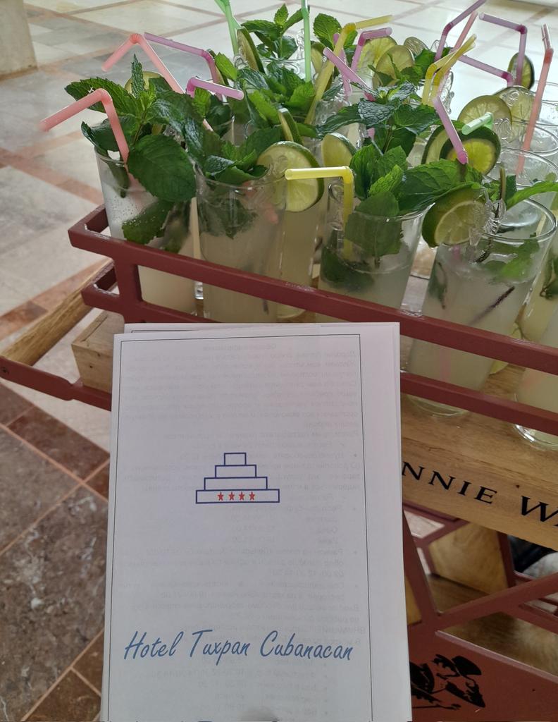 hotel_tuxpan's tweet photo. Les esperábamos...#AnexTour... en #HotelTuxpan son siempre bienvenidos porque #cubanacanmarcaladiferencia #CubaUnica #VaraderoTravel https://t.co/TfQWb9smAO