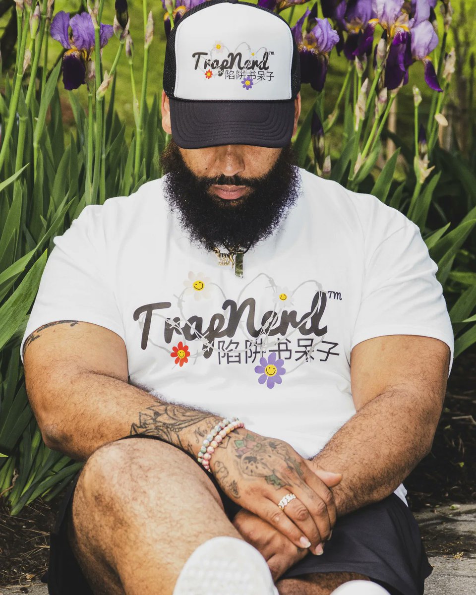 TrapNerdLLC's tweet photo. These "Flower Hazzard" OG Logo Tees and Truckers been goin CRAZY! Betta get yours before they gone!

https://t.co/MQO2Io9oeG 💐✅️ https://t.co/6rHuq1Ci8f