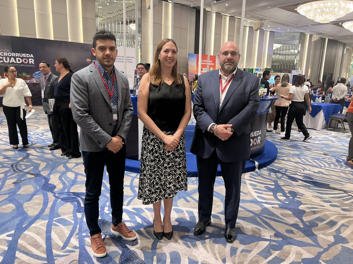 Produccion_Ecu's tweet photo. #MacrorruedaEcuador🇪🇨| En este 2️⃣do día del evento comercial más importante del país, continúan las citas de negocios entre exportadores ecuatorianos y compradores internacionales, en las que se promueven productos de la oferta exportable tradicional y no traidicional del país. https://t.co/4GqLoguUr4