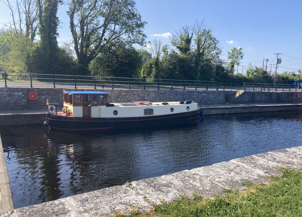 johnbetelgeuse's tweet photo. Home for the next few days: #RiverShannon #Ballyleague #OldHarbour #CountyRoscommon #Eire https://t.co/bchLpSpSRL