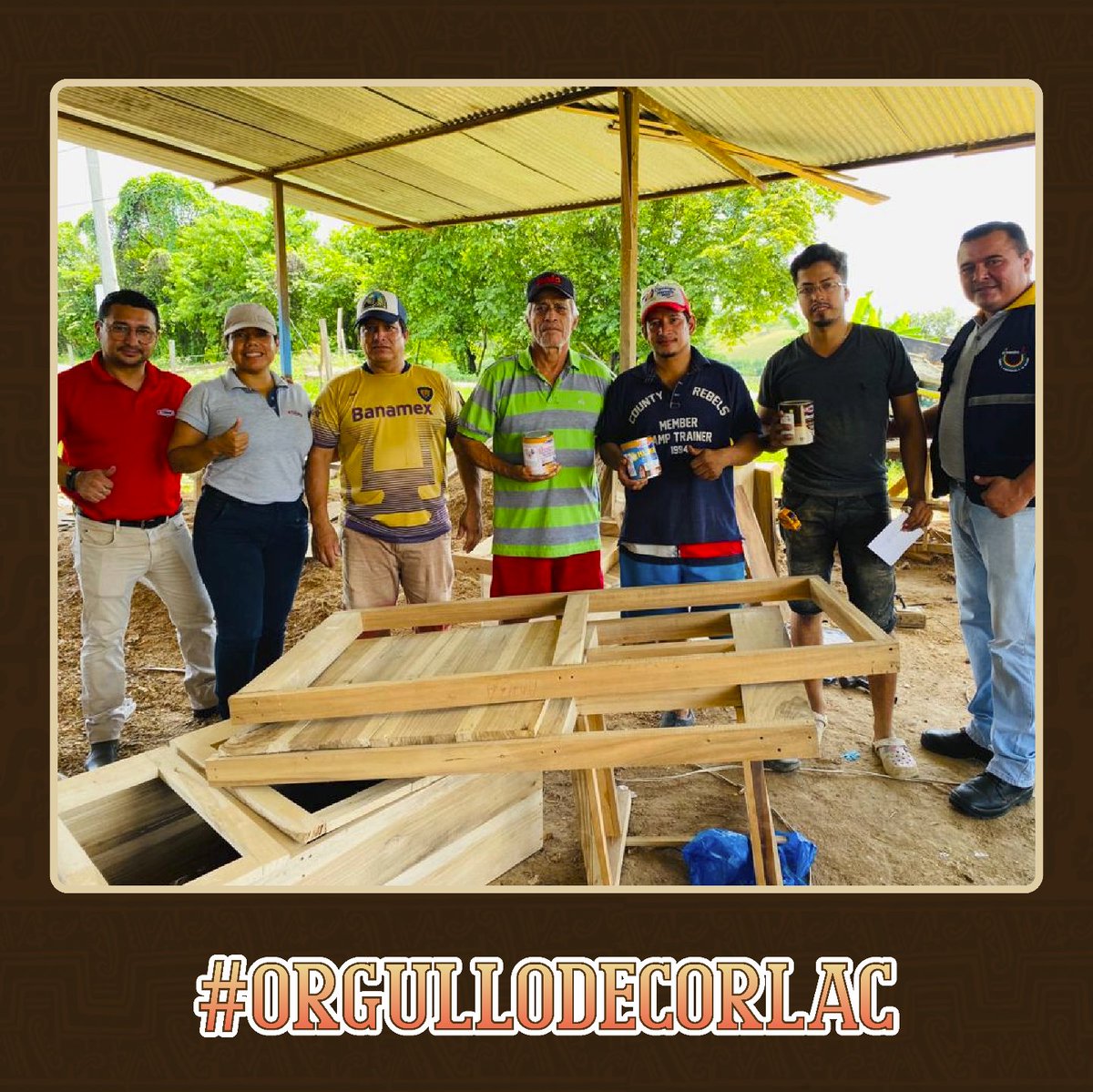 ¡Gracias expertos ebanistas por ser parte del #OrgullloDecorlac! 

#Decorlac es el producto comprometido en fortalecer a la comunidad ebanista del país, nos llena de alegría haber compartido conocimientos y experiencias con cada uno de ustedes 💪 🇪🇨