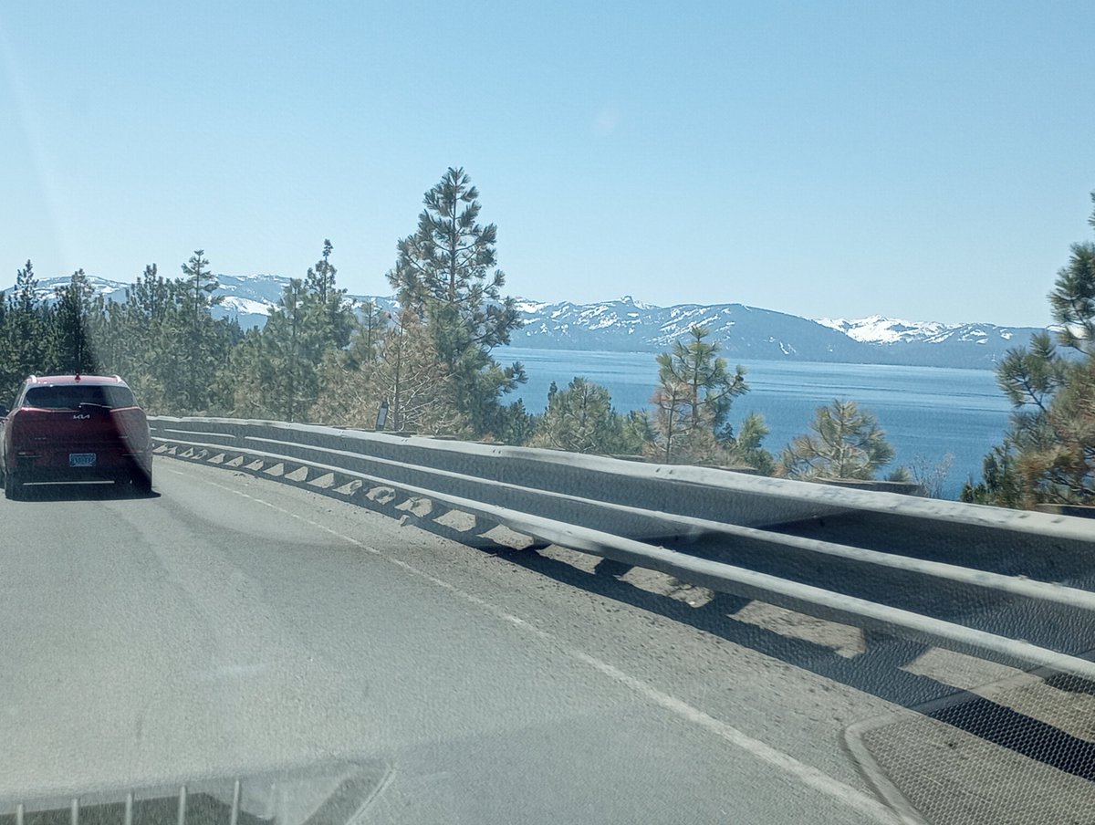 BrillitteCH's tweet photo. #LakeTahoe
#nevada
#outsideviews
#nature
#photography
🍀😀🏔️ beautiful https://t.co/BMEhx0FXhN