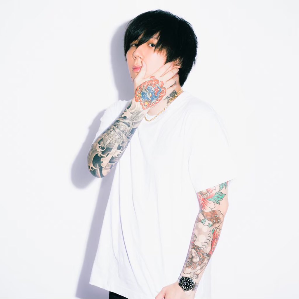 OZONE6月スケジュール

1.店休
2.店休
5.Majesty合同営業
9.店休
12〜15.社員旅行(店休)
16.光P誕生日&amp;岬誕生日&amp;光Pバースデーイベント
17.皐月TP誕生日
21.享取締役誕生日
22.翔部長バースデーイベント
23.店休
29.締め日
30.店休