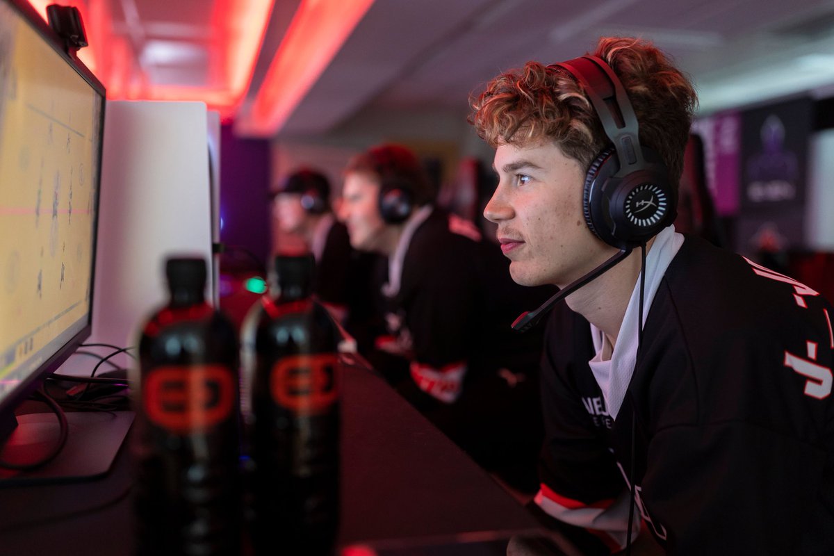JYP_Esports's tweet image. PLAYOFFIT KÄYNNISSÄ!

ECL '23 Spring Elite puolivälierät käynnissä!

 Koko BO7 sarja tänään
⚔️JYP Esports - Tunnel vision
⏰NYT
📺Twitch.tv/jyp_esports

🌪️🌪️🌪️

#Zaibatsu #EDEnergydrink #esportsfi