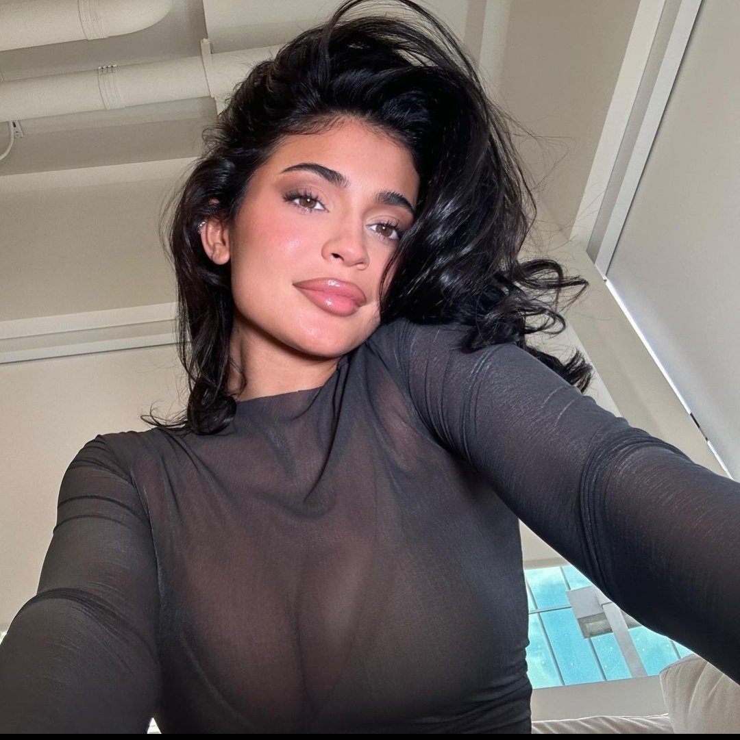i2kylie's tweet photo. hi https://t.co/ME6fbNJDyN