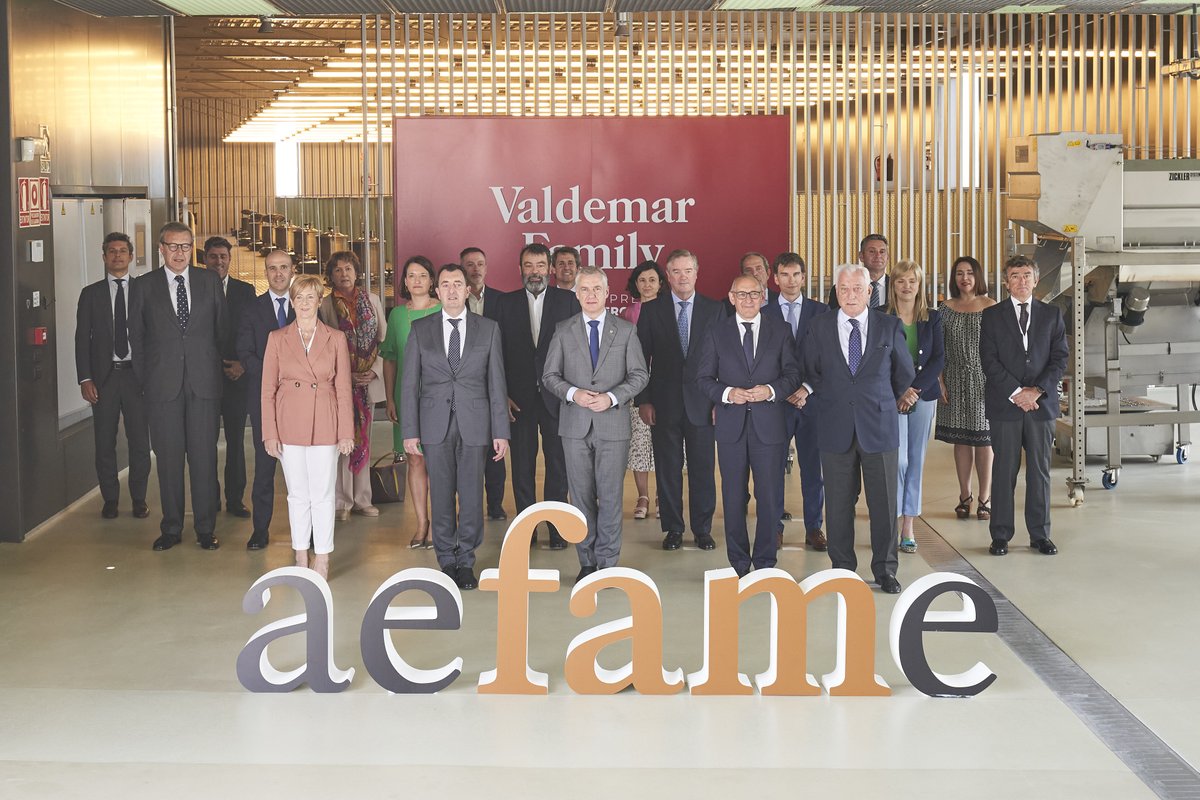 👨‍👩‍👧‍👦💼 Familia-enpresa gure herrialdearen nortasun-ikur bat da, proiektu komun eta erreferentzia-eredu gisa ulertuta. Horregatik gaur <a href="/AefameEuskadi/">Aefame</a> Familia Enpresen Elkartearen batzar nagusira hurbildu gara.

La empresa familiar, símbolo del desarrollo y bienestar en Euskadi.