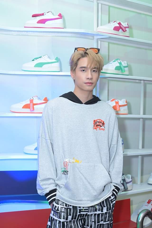 PromRatchapatJP's tweet photo. 【UPDATE】
2023.05.31
Update: Prom related Facebook
🔗https://t.co/HGS955U4xF
Cr. นิตยสารแพรว
#DreamsinColours
#30YPorscheinThailand
#PorschexPuma
#bonnadol
Prom Ratchaphat
#prompayy
#คนบาปของPromPayy
@anotherboytj23 https://t.co/stiUYRl7kZ