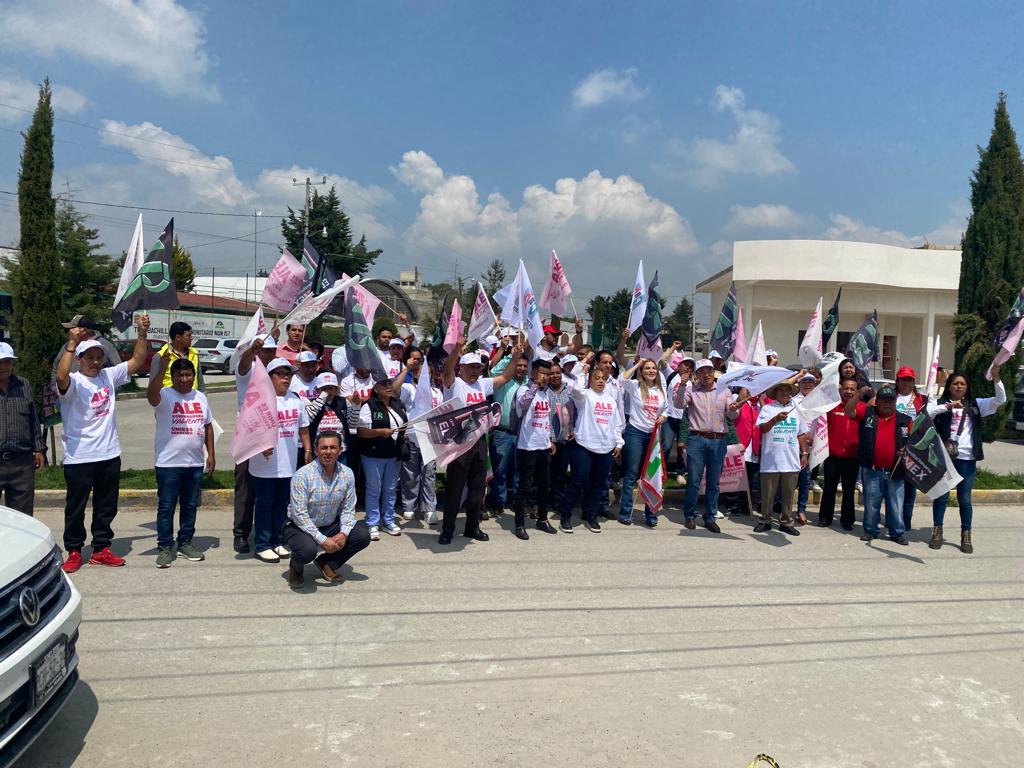 ValienteMexico's tweet photo. Campaña Permanente presente en la caminata de cierre de campaña en #Otzolotepec. Nada nos detiene en el camino a la victoria con #AleDelMoral. https://t.co/sD0Wpi51HO