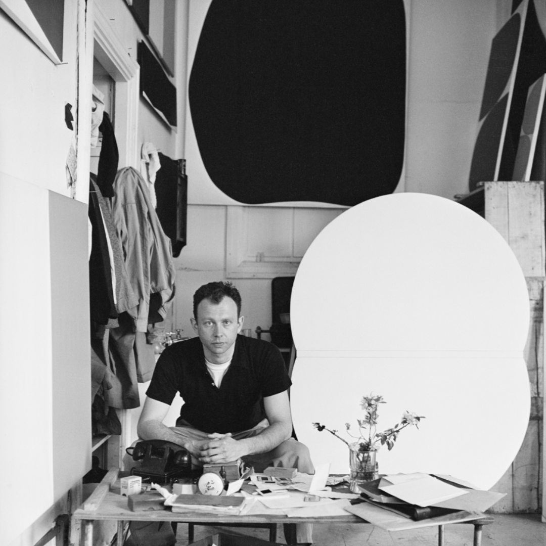 mcachicago's tweet photo. Today marks what would have been the 100th birthday of artist, Ellsworth Kelly.
Kelly's abstract work is considered groundbreaking for its clean form and pure color, defying convention to reshape the landscape of modern art.
#ellsworthkelly #ellsworthkelly100 #ek100 https://t.co/eHmMA7HpLt