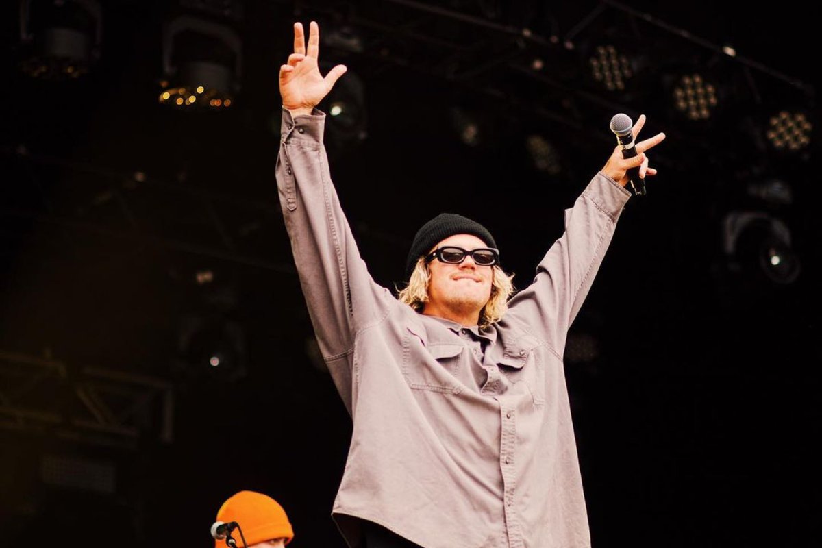 SilverbackMusic's tweet photo. 💨 DENM blowin’ it up @CaliRootsFest 5.28.23!! Drop a 🌊 if you caught the set!!!

📸 #eyesofjem @iamdenm #denm #calirootsfest #monterey #caliroots #mywave #wildtrip #slumbeachdenny #silverbackmusic https://t.co/tLdPpoHPki
