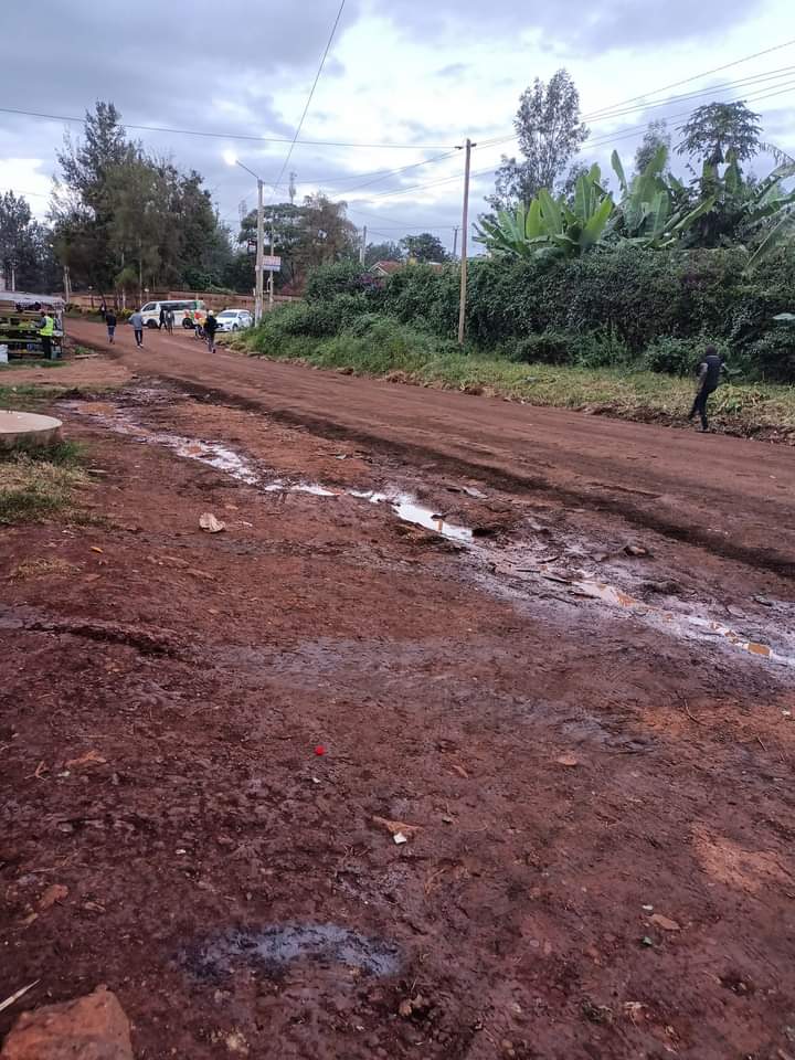 capalotrae's tweet photo. @Ma3Route Thindigua Avenue,our new road. https://t.co/XCnzFBlKrK