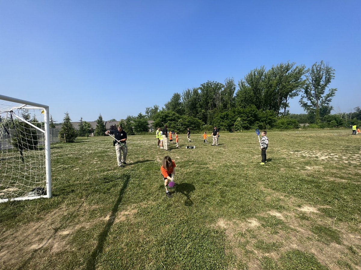 It was a beautiful morning for field day with our friends at <a href="/AACOPD/">Anne Arundel County Police Department</a> ! Thank you for stopping by!! 

<a href="/AACountySchools/">AACPS</a> <a href="/arnoldaacps/">Arnold Elementary</a> #funinfirstgrade #AACPSAwesome
