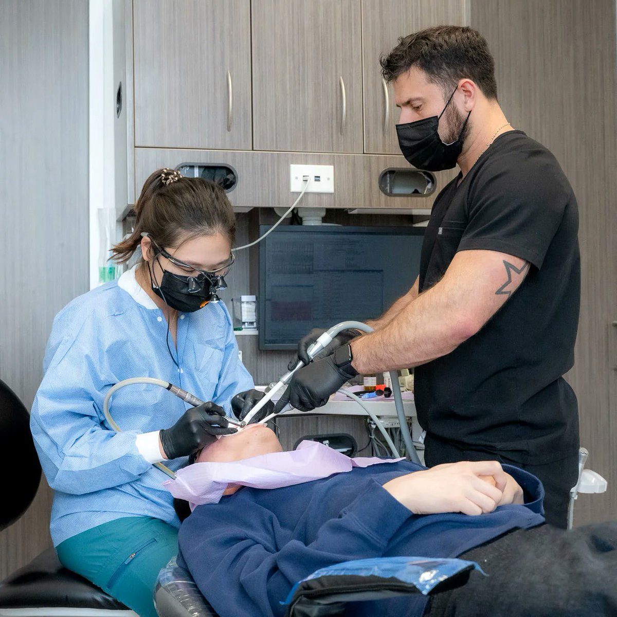 🦷 Experience the magic of cosmetic dentistry in action at URBN Dental!

#urbndental #dentistry #cosmeticdentistry #oralhygiene #houstondentists #houstontx #dentalassistant #dentalhygienist #dentaltips #dentistslife #dentalemergency #dentaltreatments #dentalcare