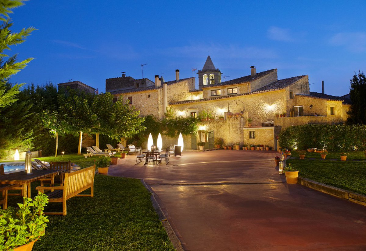 elracodemadrema's tweet photo. ¡Los mejores momentos de tu vida están esperándote en este hotel de la Costa Brava!
Déjate seducir por el glamour y el encanto de este hotel, disfruta de la comodidad, el confort y la privacidad que solo un #hotelsoloadultos puede ofrecerte.
#piscinaclimatizada #jacuzzidoble https://t.co/mswW7tTBLK