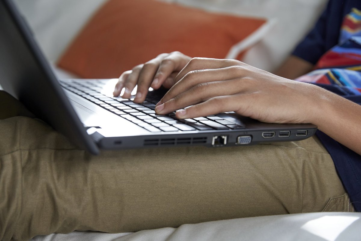 Make sure your students know how to access their AP scores in July. Share this blog post with directions on how to view them. #APExams spr.ly/6012OslPA