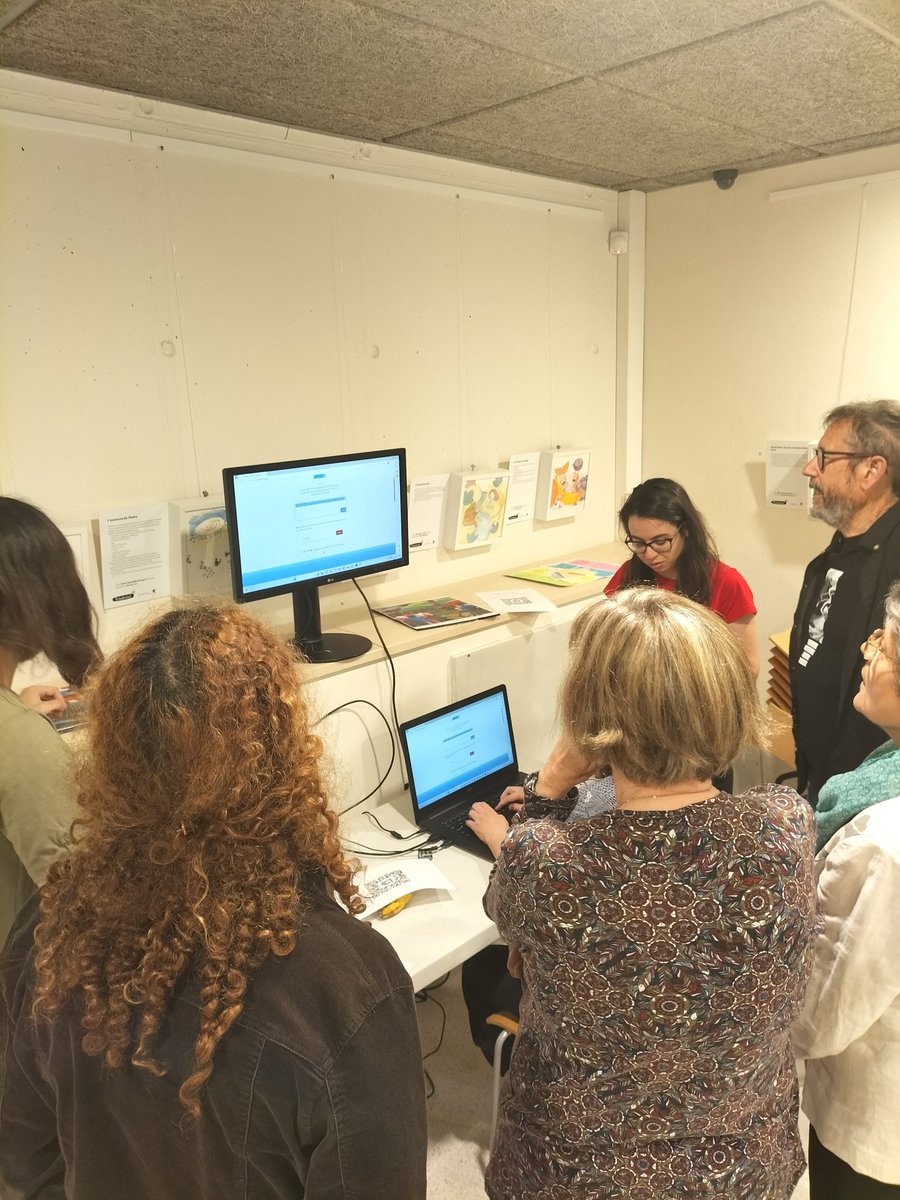 CVC_UAB's tweet photo. A continuació, provem diverses demostracions tecnològica i jocs visuals per entendre i experimentar amb els conceptes explicats per @alviur 🕹️

➡️Amb Richard Segovia, Albert Romero i @Laura_MartMon #CVCpeople

#ExperimentAI https://t.co/gAZSmjx2gI