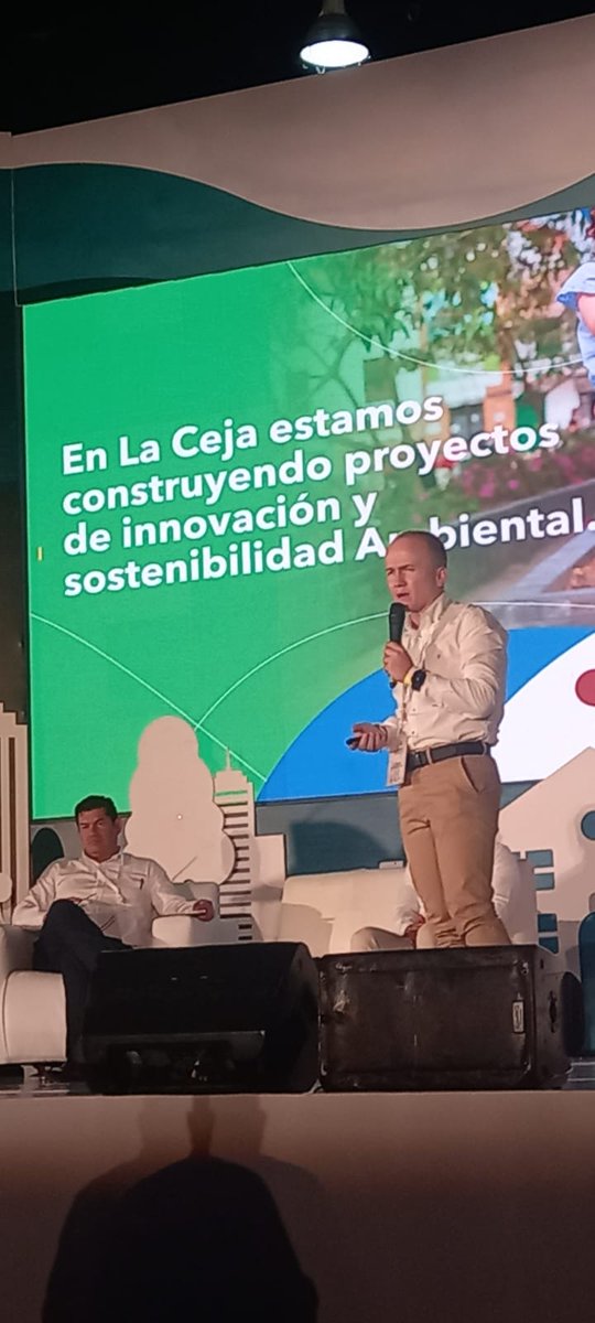 Escuchamos a <a href="/NELSONCARMONAL/">Nelson Carmona Lopera</a>
Alcalde de La Ceja-Antioquia, Colombia. 

#MunicipiosVerdes2023 
@fedodimrdofi 
<a href="/FEDODIMRD/">FEDODIM RD</a>