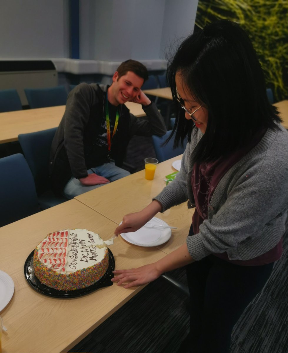 wenyi_jiang's tweet photo. Thanks for all members in Hunt's group. A special thank for Helal for the cake!🍰@HELALKSA https://t.co/GNVow56mUG
