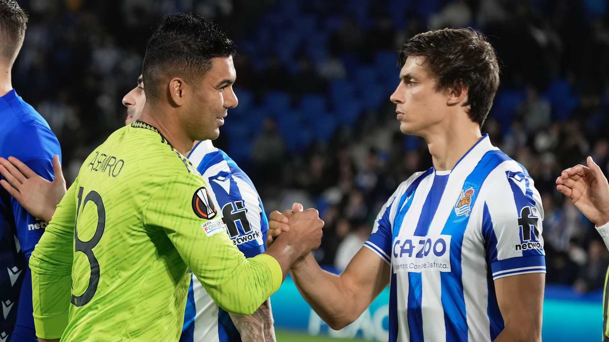 RealSociedadFR's tweet photo. L'humilité est l'une des caractéristiques des champions. La Real a été championne et a eu de grands champions. Allez Real, Allez @LN_Robin !

#WeareReal | #AurreraReala https://t.co/96Byaa9KsO