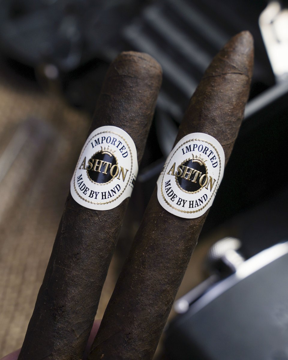 A delectable, dark-brown Connecticut Broadleaf wrapper and a mouthwatering interior of premium Dominican long-fillers matured for optimal taste.