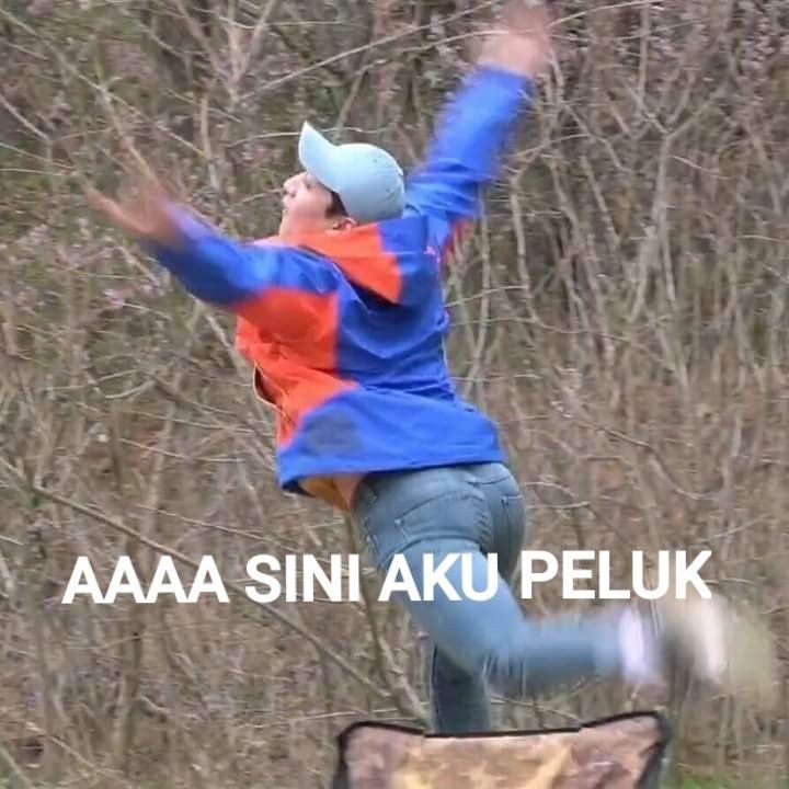 kakhaseul's tweet photo. Nitip meme random https://t.co/mJVMXQzPJx