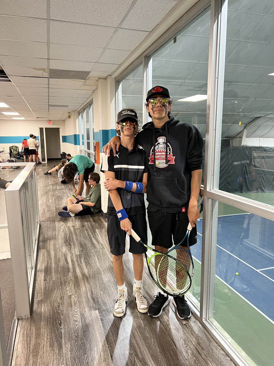 STFX Junior Boys Doubles in action this afternoon! @adriano_perusin <a href="/StFXSOS/">St Francis Xavier CSS</a>
