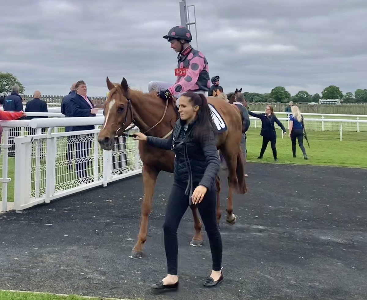 Delighted to have the very genuine #CloudyRose win at <a href="/Beverley_Races/">Beverley Racecourse</a> for owner/breeders Roger &amp; Maggie Vicarage &amp; their friends in the Runfortheroses syndicate, under an outstanding ride from <a href="/oismurphy/">Oisín Murphy</a>.